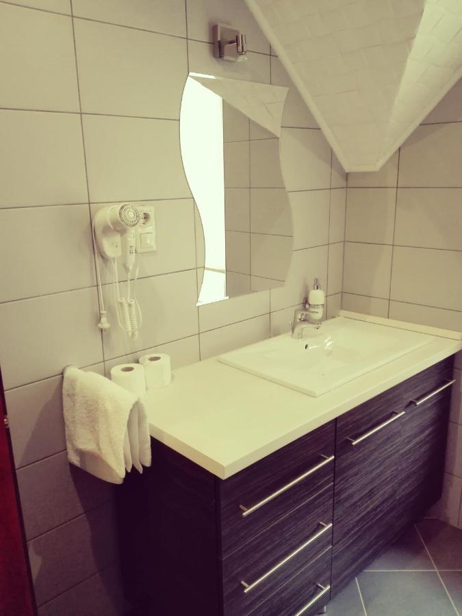 Fonix Apartmanhaz Nagypali Luaran gambar